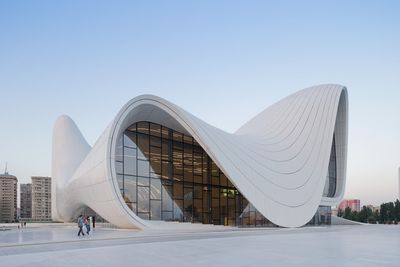 Minimalistická architektura v duchu Zahy Hadid